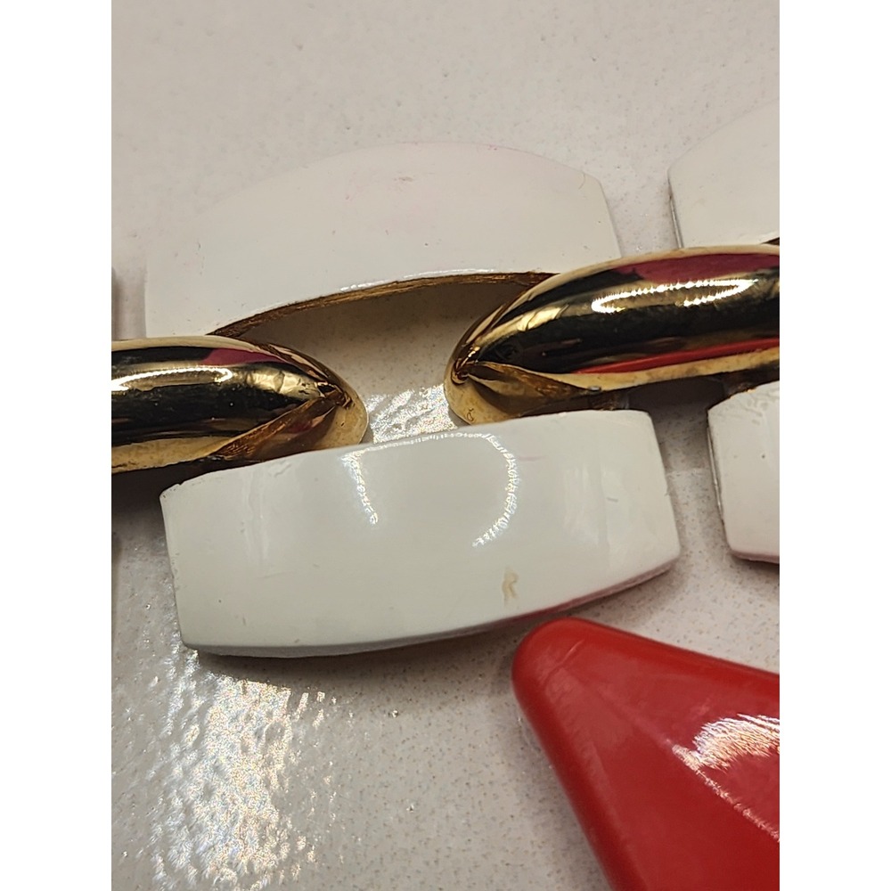Vintage Monet White Enamel Gold Tone Link Bracelet Safety Chain READ - Picture 7 of 12